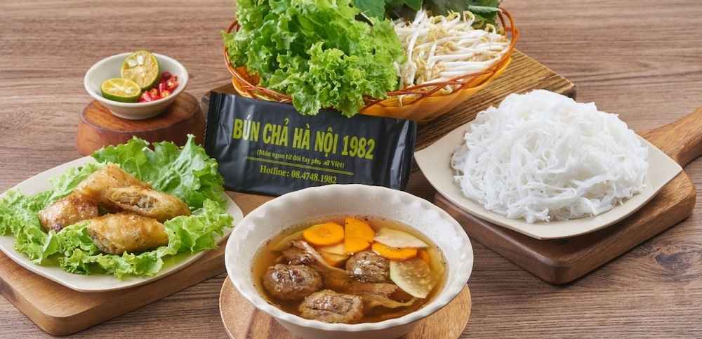 Bún chả Hà Nội 1982 nổi tiếng với công thức truyền thống 