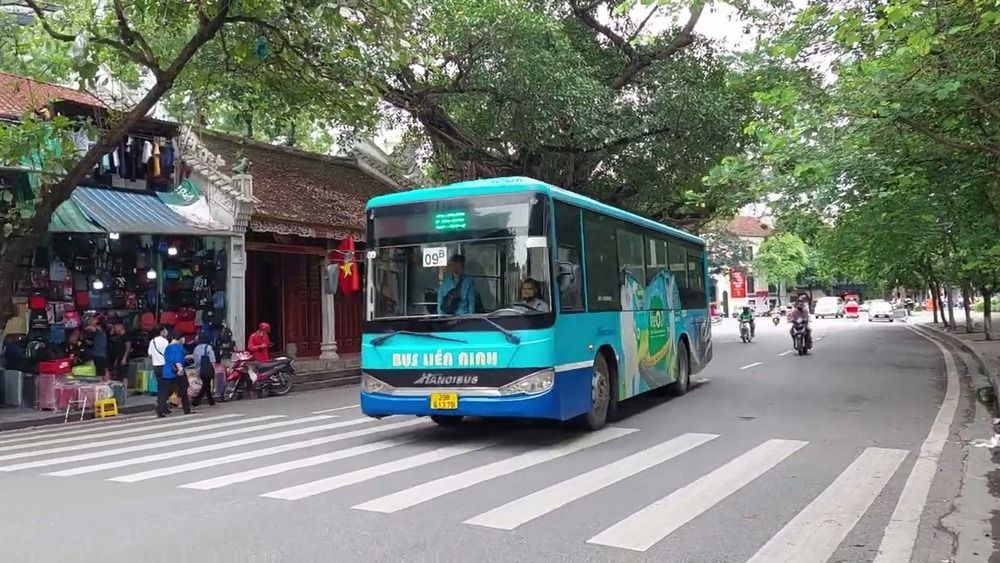 Xe bus tiện lợi, tiết kiệm và dễ sử dụng