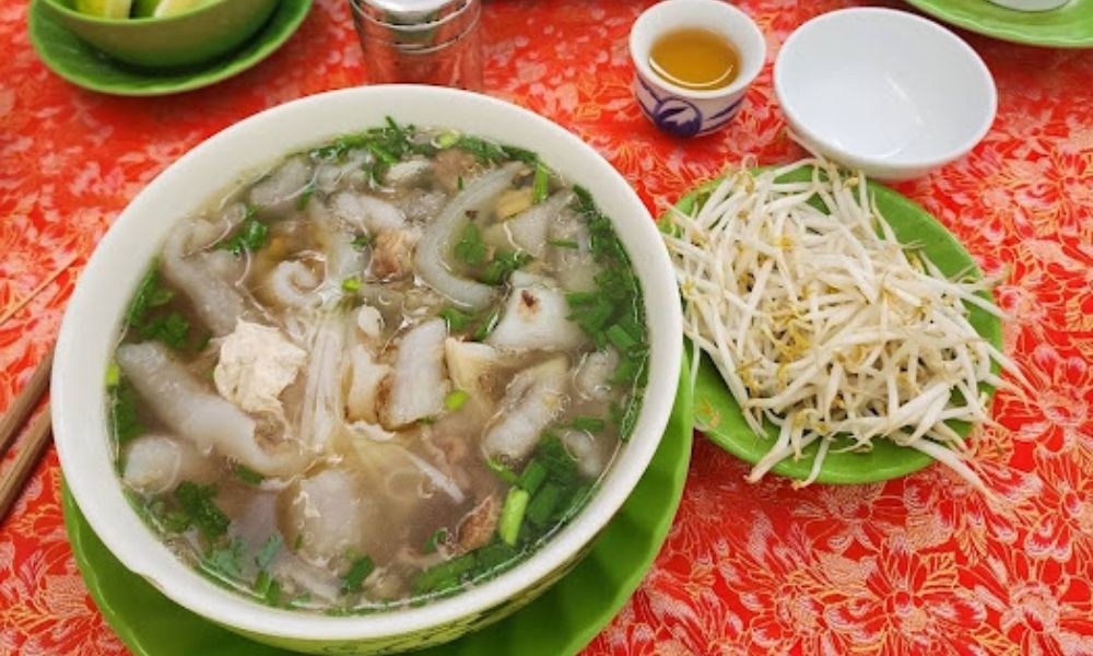 Phở Ngọc là địa điểm lý tưởng cho những ai muốn thưởng thức một tô phở ngon và đầy đặn