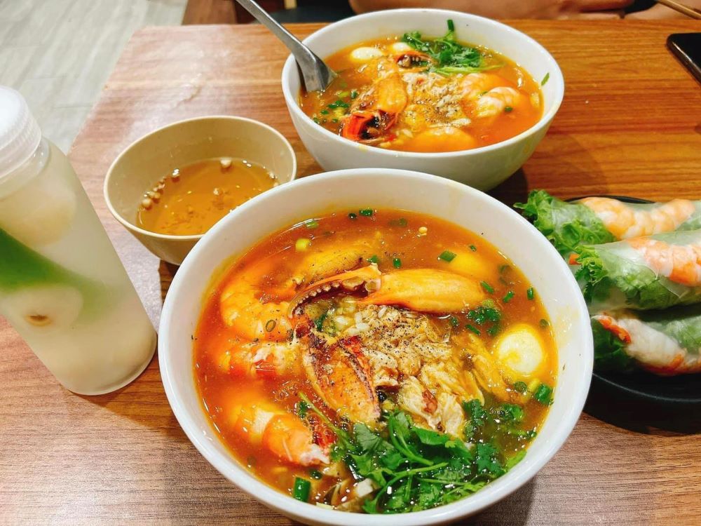 Bánh canh cua Nàng Cua nổi tiếng với hương vị đặc trưng