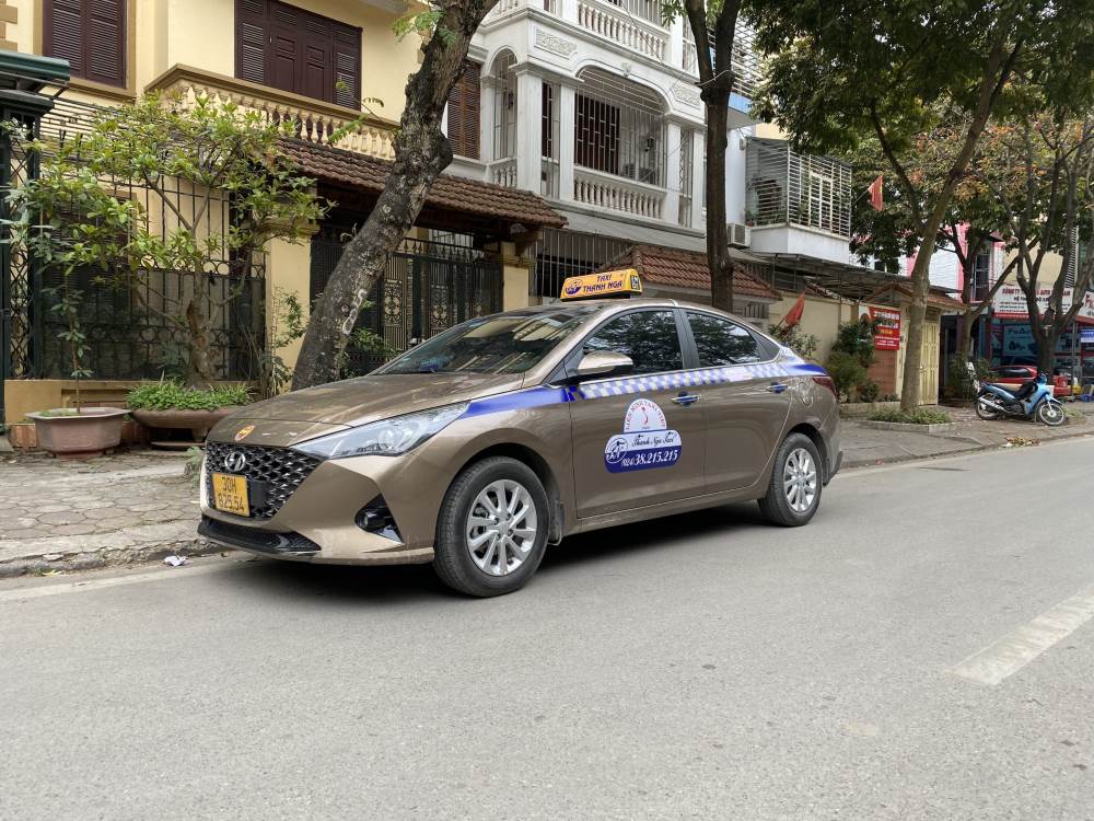 Taxi Thanh Nga hỗ trợ đặt xe qua ứng dụng di động hoặc thông qua tổng đài 
