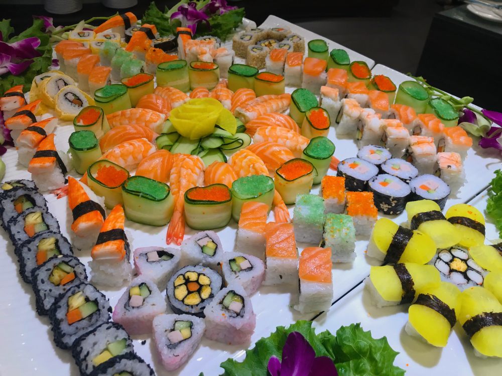 Tham khảo hình ảnh, các đánh giá buffet sushi giá rẻ TPHCM trên diễn đàn, hội nhóm