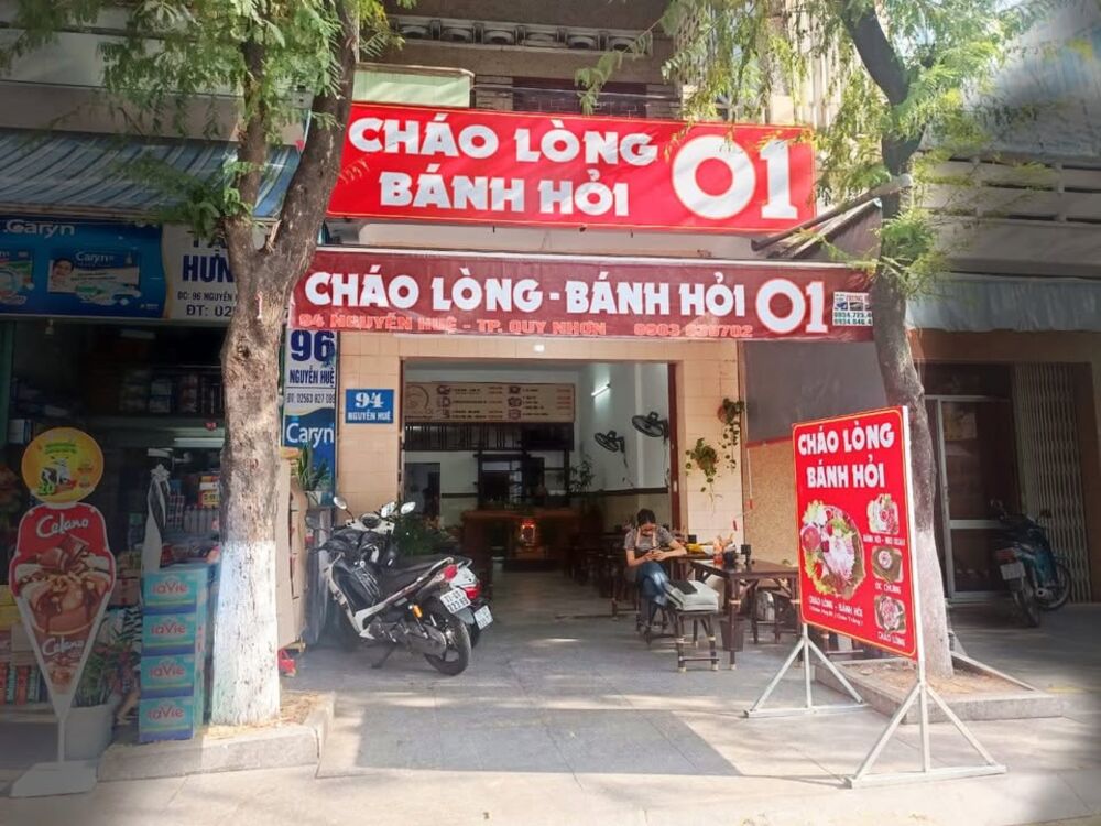 Bánh hỏi cháo lòng O1 với menu đa dạng các loại bánh hỏi (Ảnh: Sưu tầm internet)