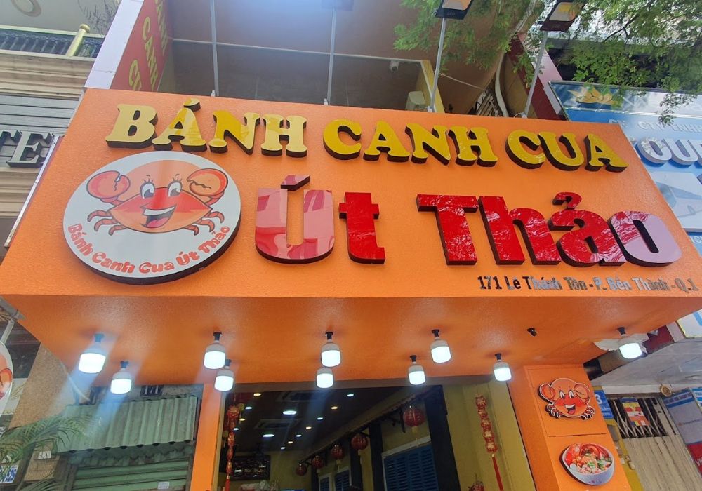 Mặt tiền bánh canh cua Út Thảo siêu lớn rất dễ tìm (Ảnh: Sưu tầm Internet)