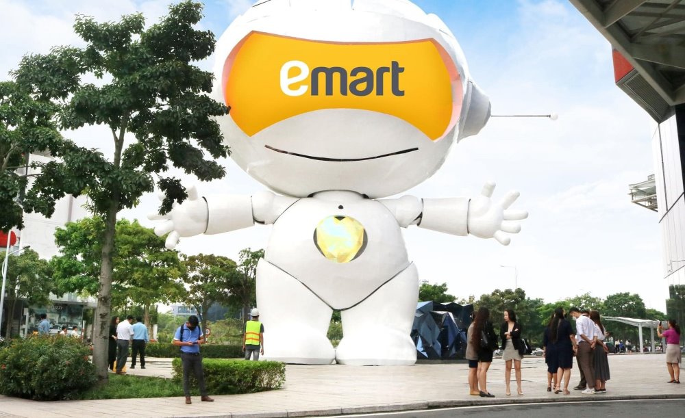 Robot Emart Sala đã từng trở thành hiện tượng được nhiều tín đồ sống ảo săn đón (Ảnh: Sưu tầm Internet)