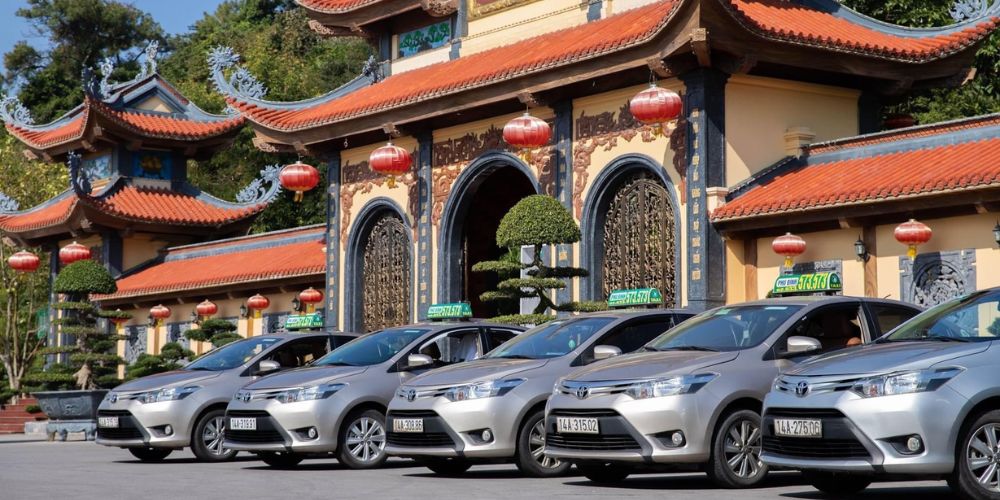 Taxi Phú Bình mang đến sự tiện lợi đến hành khách khi đến vùng đất du lịch Hạ Long