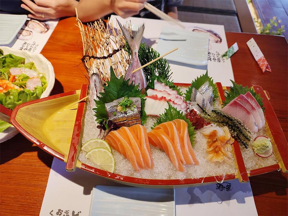 Các món ăn tại Sushi Hokkaido được nhiều thực khách nhận xét là vô cùng tươi ngon (Ảnh: Lân Trần)