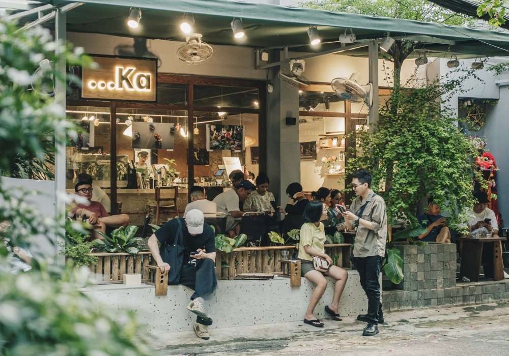 Ka Cafe Láng Hạ nằm trong một con ngõ yên bình