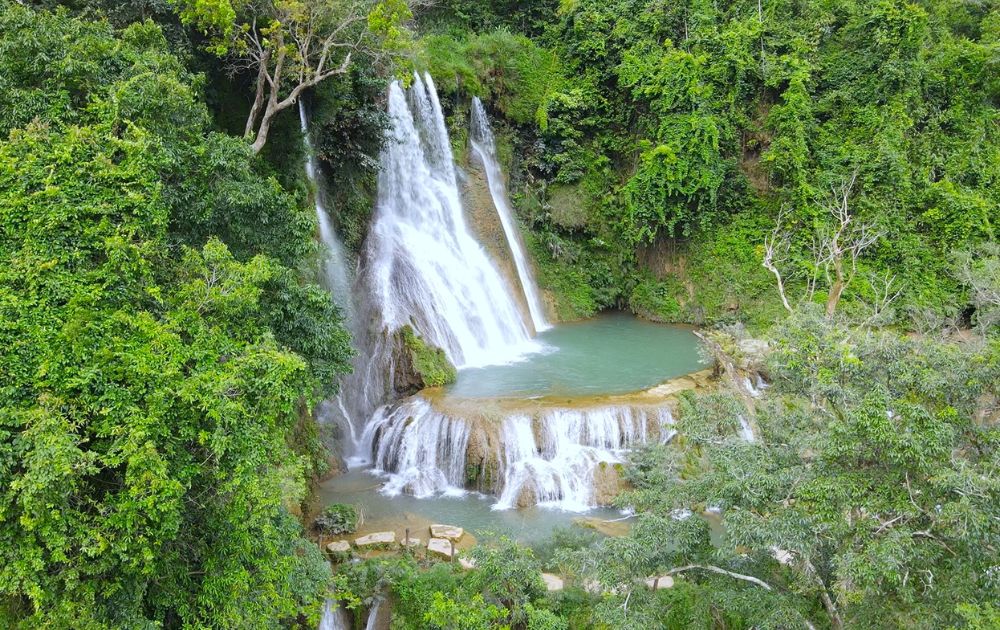 Thác Dải Yếm như nàng thơ dịu dàng giữa đại ngàn (Ảnh: Fanpage Khu du lịch sinh thái Thác Dải Yếm Mộc Châu Sơn La)