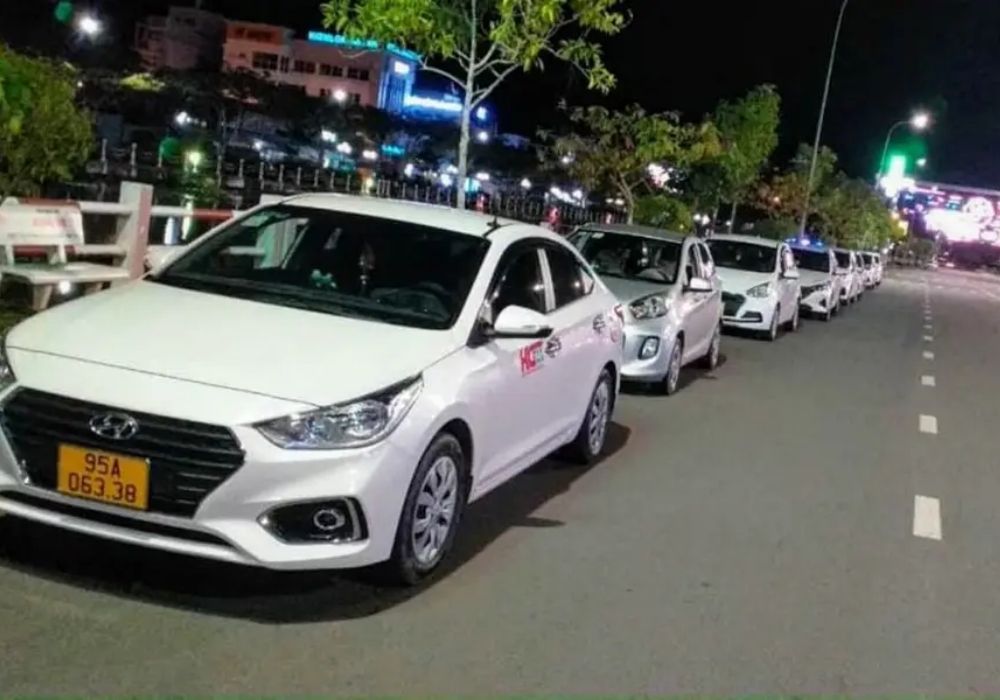 Taxi Vị Thanh Hậu Giang  với đội ngũ tài xế thân thiện, chuyên nghiệp (Ảnh: Sưu tầm Internet)