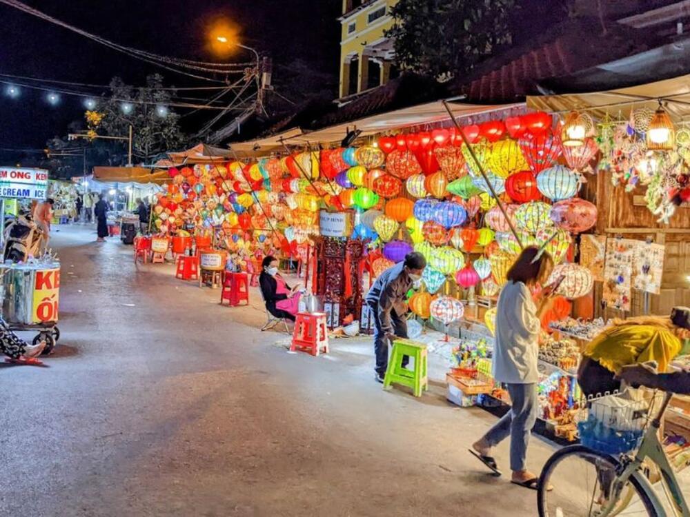 Chợ đêm Hội An Lung linh sắc màu, nhộn nhịp về đêm (Ảnh: Sưu tầm internet)