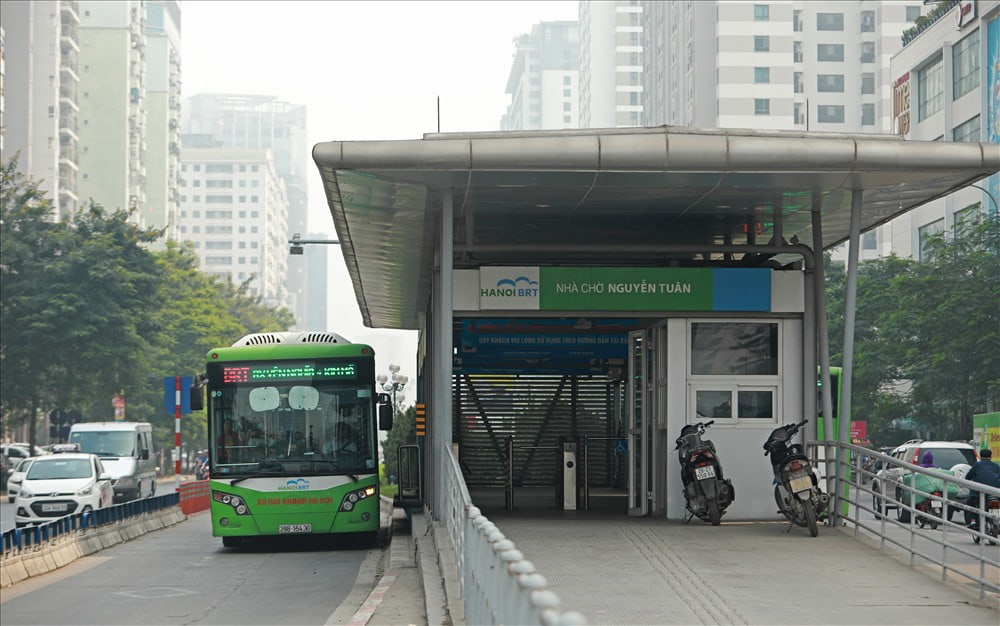 Ngoài ra, bạn cũng có thể lựa chọn di chuyển bằng xe bus hoặc xe công nghệ