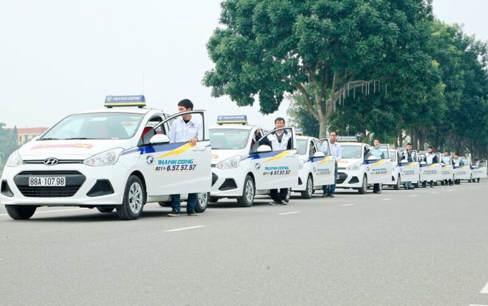 Các hãng taxi tại Tam Đảo đi đầu trong việc nâng cao chất lượng phục vụ cùng đội xe hiện đại (Ảnh: Sưu tầm internet)