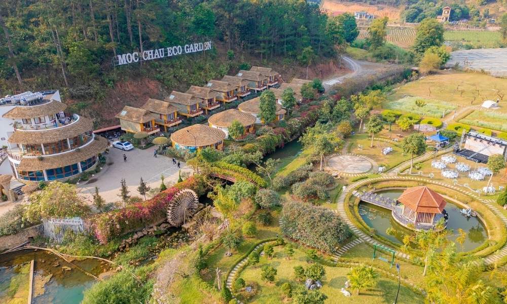 Eco Garden Resort là nơi bạn có thể tận hưởng không gian xanh mát và yên bình tại Mộc Châu