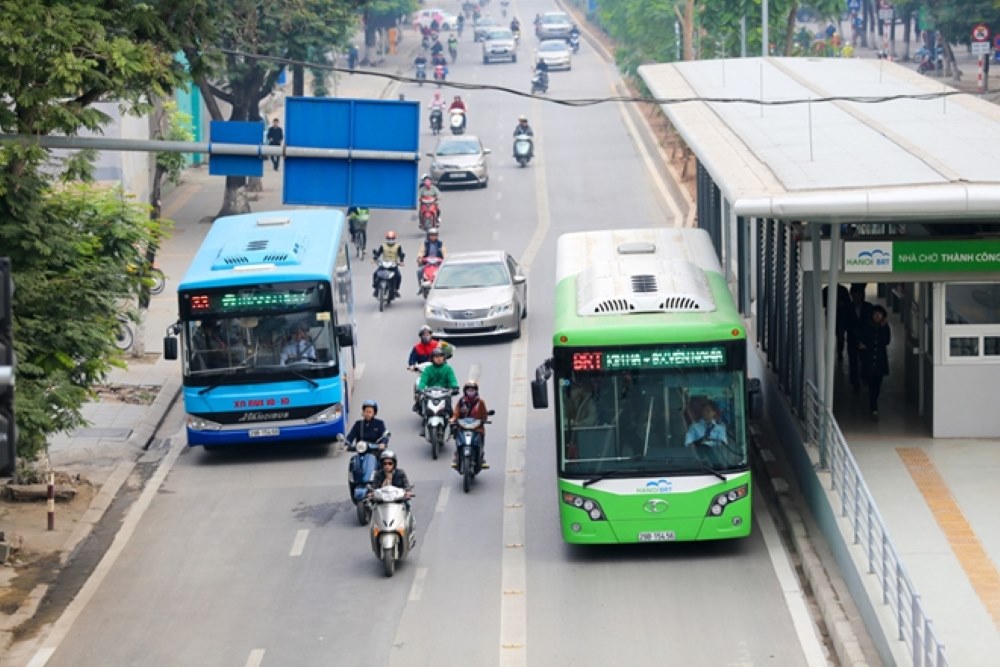 Xe buýt là phương tiện di chuyển tiện lợi và tiết kiệm chi phí