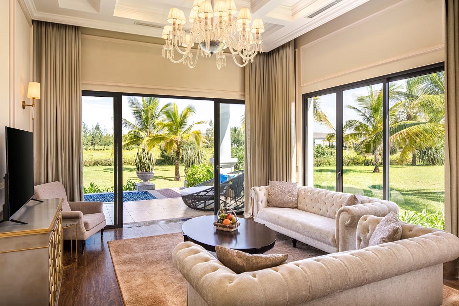 Vinpearl-cua-sot-phong_1750930794