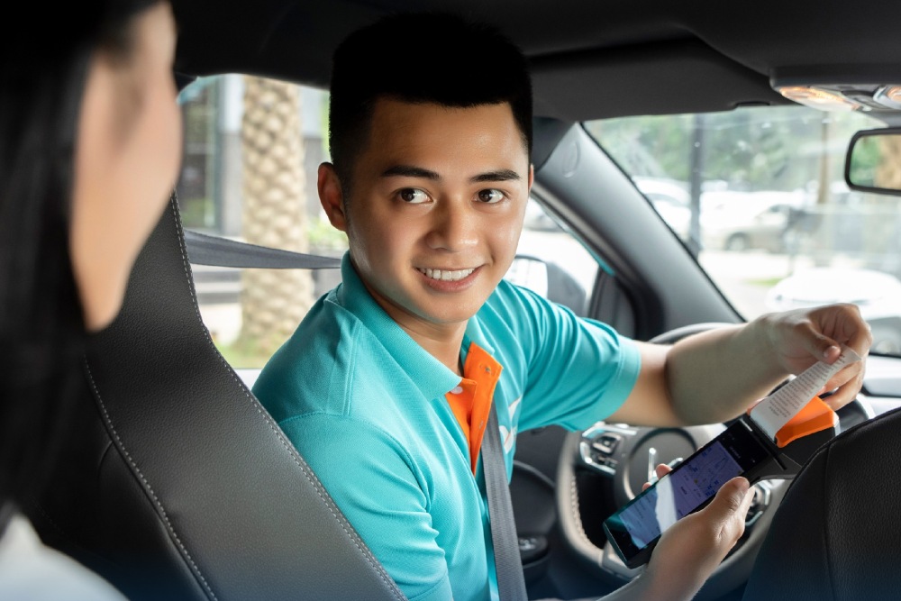 Đội ngũ tài xế taxi điện Xanh SM dày dặn kinh nghiệm, thân thiện khi phục vụ hành khách 