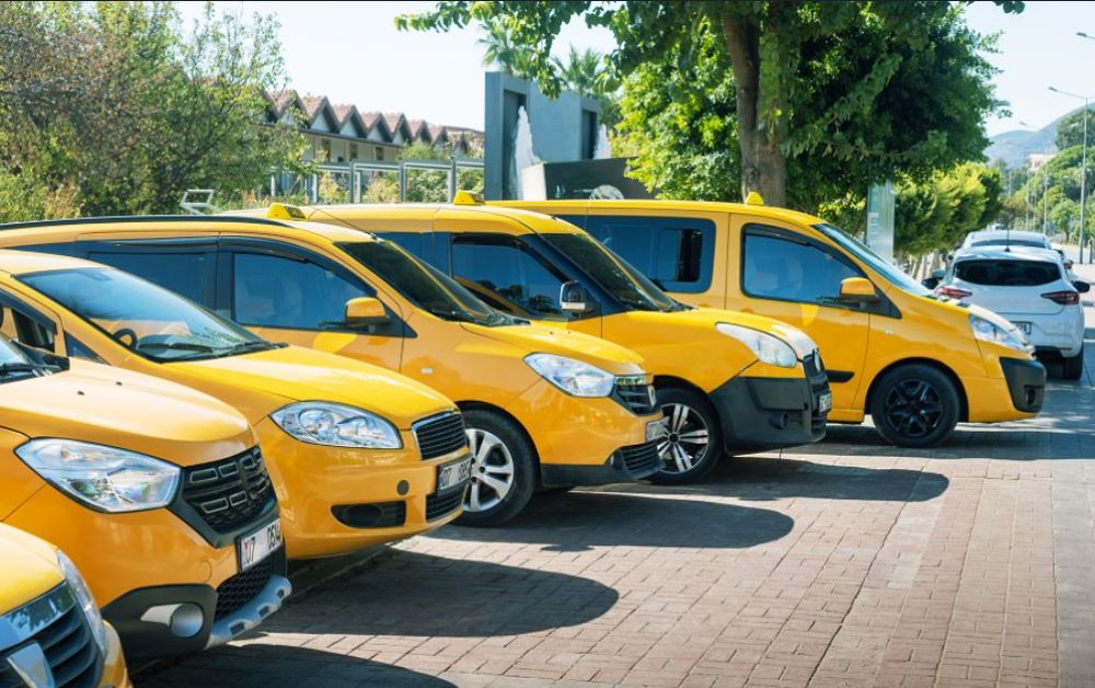 Taxi Taxi Xuân Hà-Gia Nghĩa 24h sở hữu các dòng taxi từ 4 chỗ, 7 chỗ cho đến 16 chỗ (Ảnh: Sưu tầm internet)