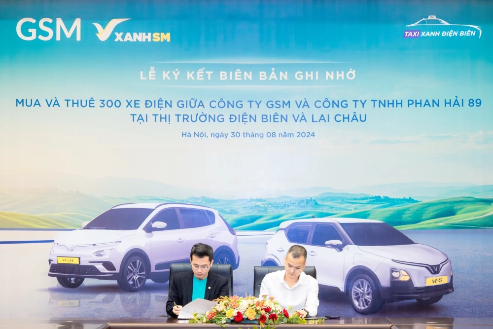 Taxi Xanh Điện Biên ký kết hợp đồng mua và thuê 300 xe điện từ GSM (Ảnh: Sức khỏe & Đời sống)