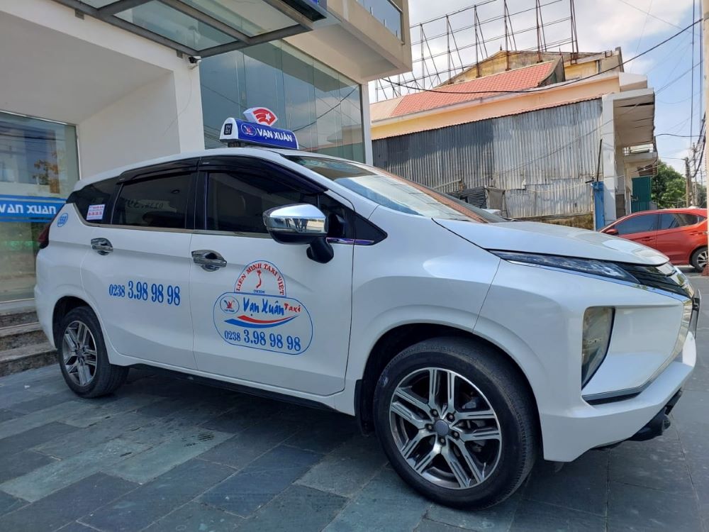 Taxi Vạn Xuân Vinh chuyên cung cấp dịch vụ vận chuyển hành khách với phương châm an toàn 
