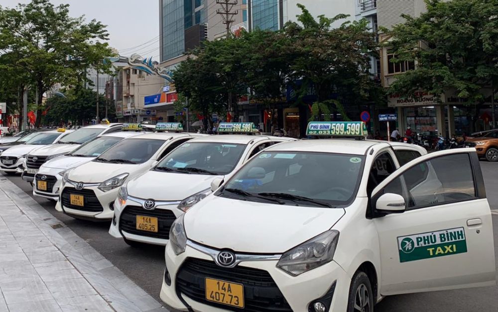 Taxi Phú Bình Cẩm Phả sở hữu đội xe taxi mới, nhỏ gọn và tiết kiệm nhiên liệu (Ảnh: Sưu tầm internet)