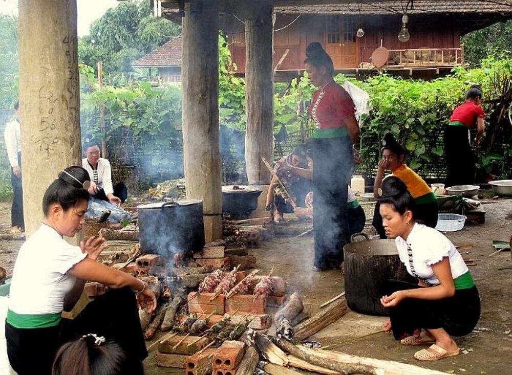 Đến các bản làng người Thái, du khách có thể ở homestay, trải nghiệm nếp sống bản địa 