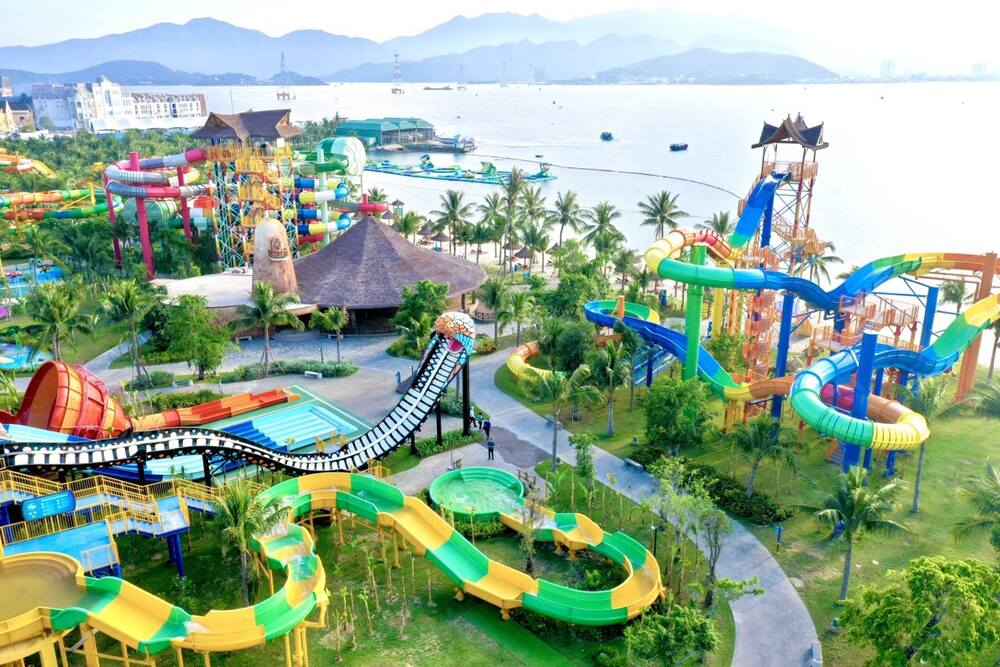 VinWonders Nha Trang, công viên giải trí đẳng cấp với hàng loạt trò chơi hấp dẫn và không gian tuyệt đẹp, là điểm đến không thể bỏ qua cho mọi du khách (Ảnh: Sưu tầm internet)