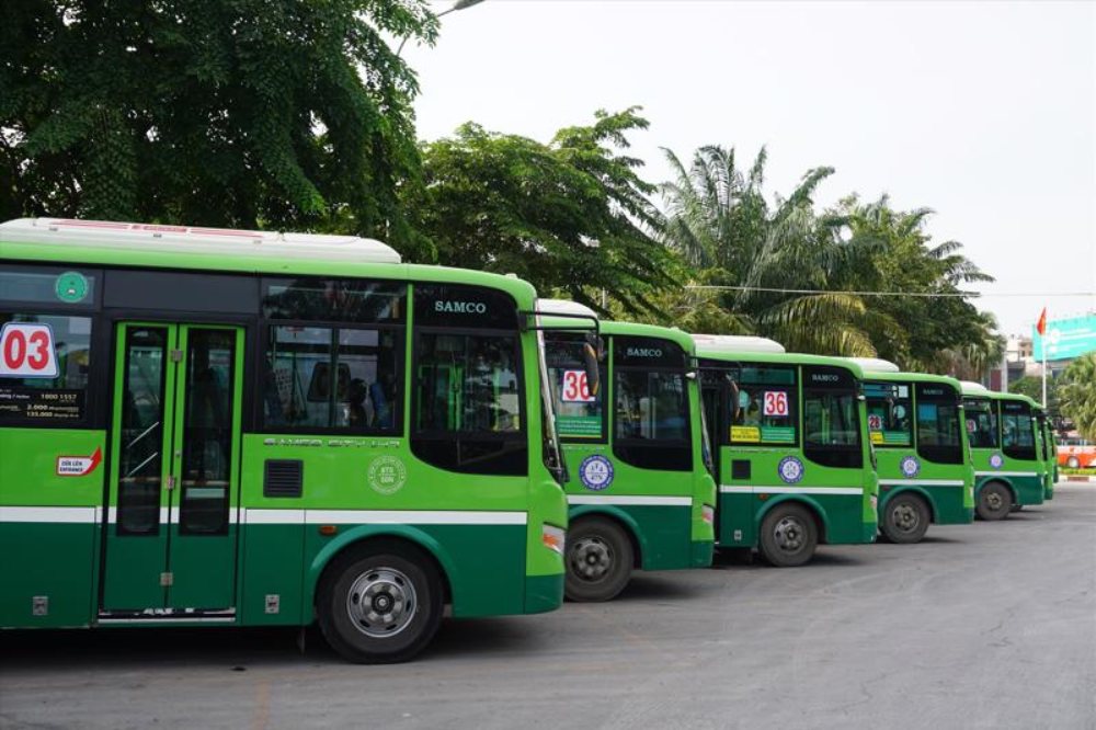 Xe buýt là phương tiện tiết kiệm chi phí, phù hợp cho những ai không muốn tự lái xe 