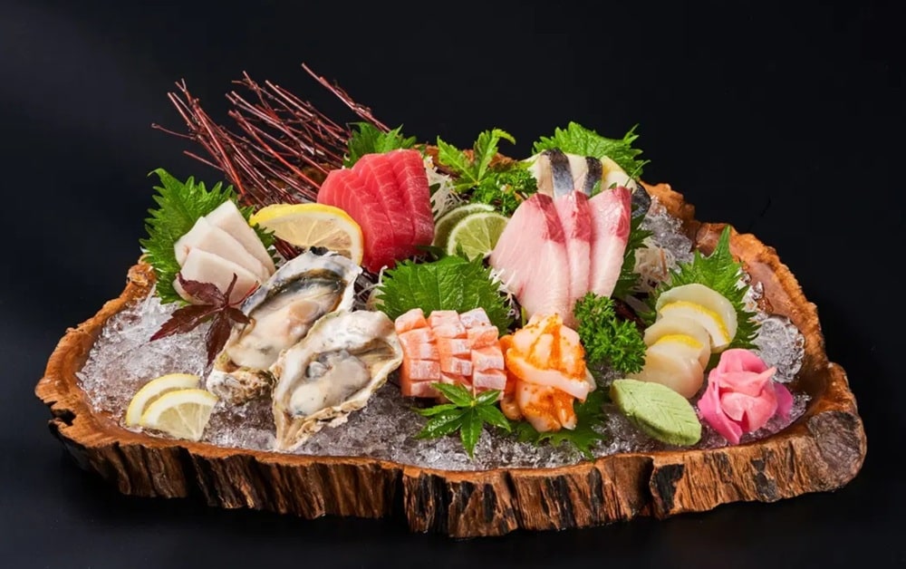 Những miếng sashimi tươi ngon đã trở thành thương hiệu riêng của nhà hàng