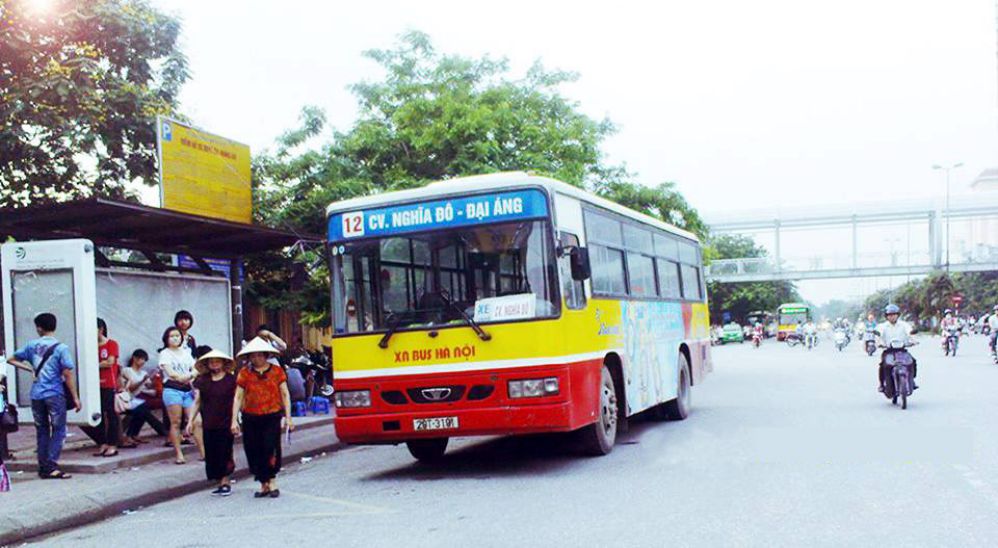 Di chuyển bằng phương tiện công cộng 