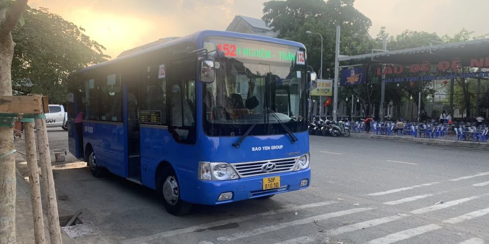 Sử dụng các ứng dụng tra cứu xe bus để cập nhật lộ trình chính xác nhất