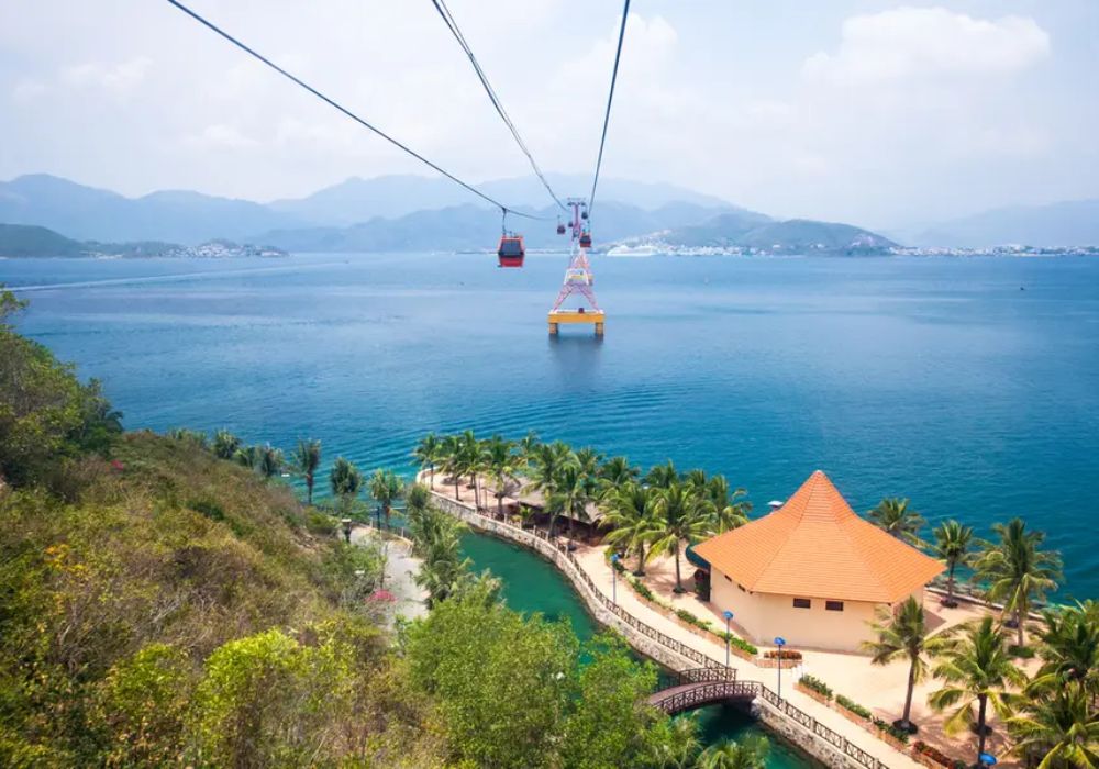 Những căn resort Nha Trang đều có view nhìn ra biển thơ mộng (Ảnh: Sưu tầm internet)