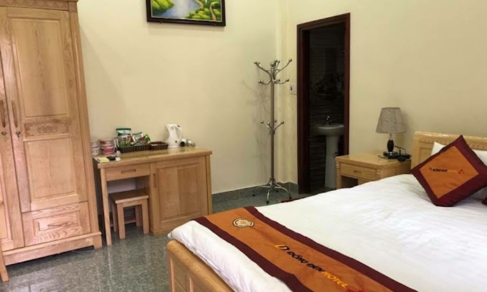 Không gian nghỉ ngơi tại Đồng Đen Hotel thường xuyên được dọn dẹp gọn gàng