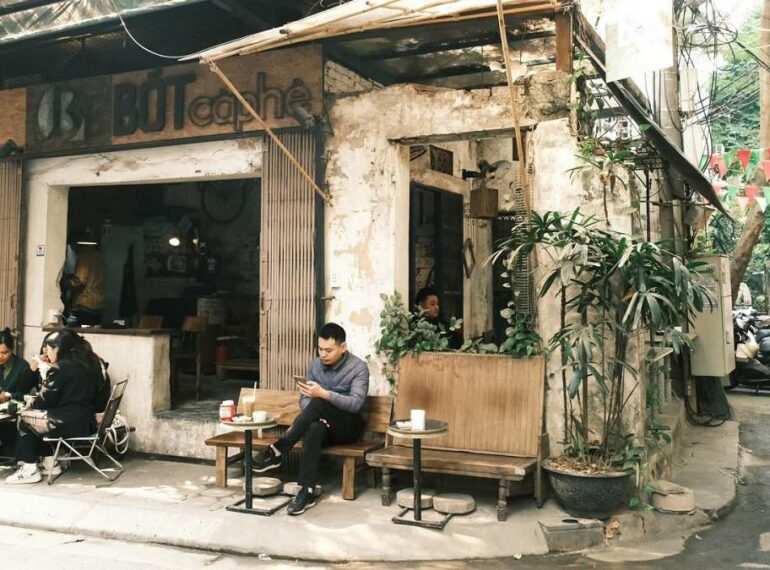 Bốt Cafe: Góc nhỏ bình yên đậm chất vintage giữa lòng Hà Nội