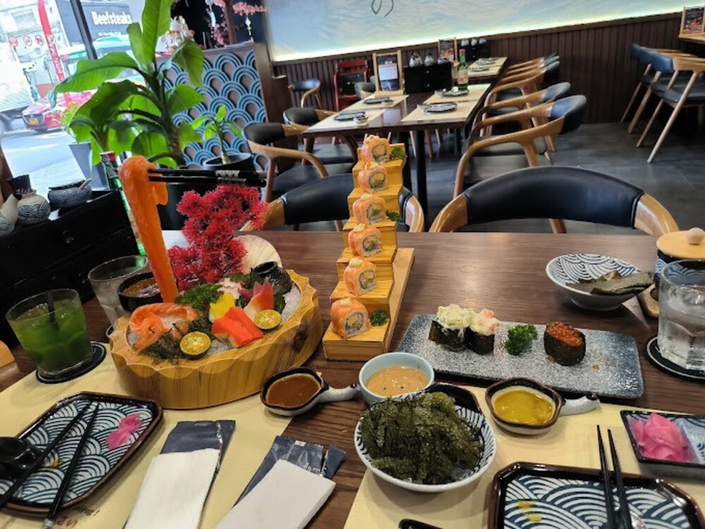 Các món ăn tại Ikigai Sushi đều được bày trí đẹp mắt, thu hút khách hàng (Ảnh: Sưu tầm Internet)