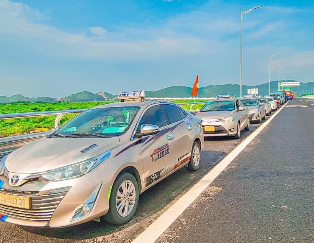 Hiện nay có rất nhiều hãng taxi uy tín và chuyên nghiệp đang hoạt động tại Uông Bí (Ảnh: sưu tầm Internet)