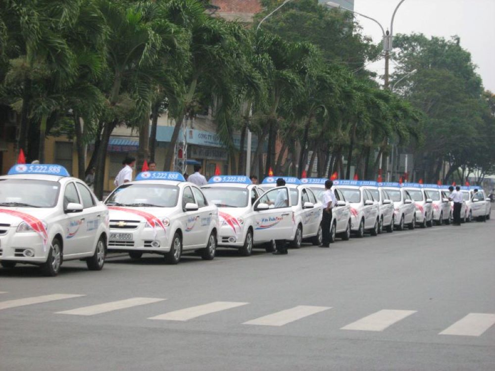 Hầu hết các hãng taxi lớn tại Vinh đều cung cấp dịch vụ xe 7 chỗ