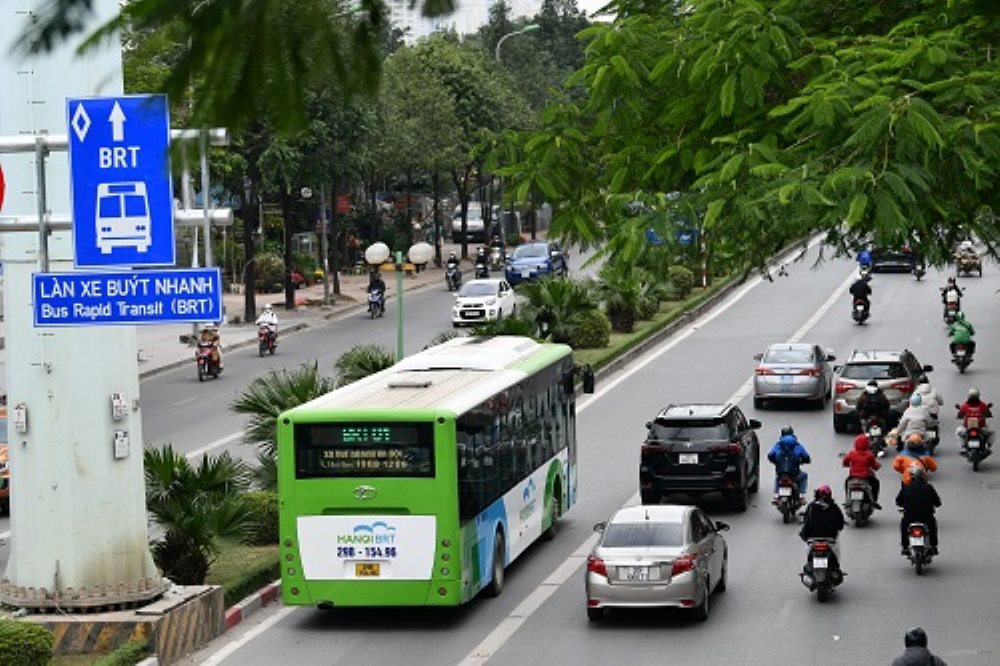 Bạn có thể tiết kiệm thời gian đến lăng Hoàng Cao Khải bằng tuyến xe buýt nhanh