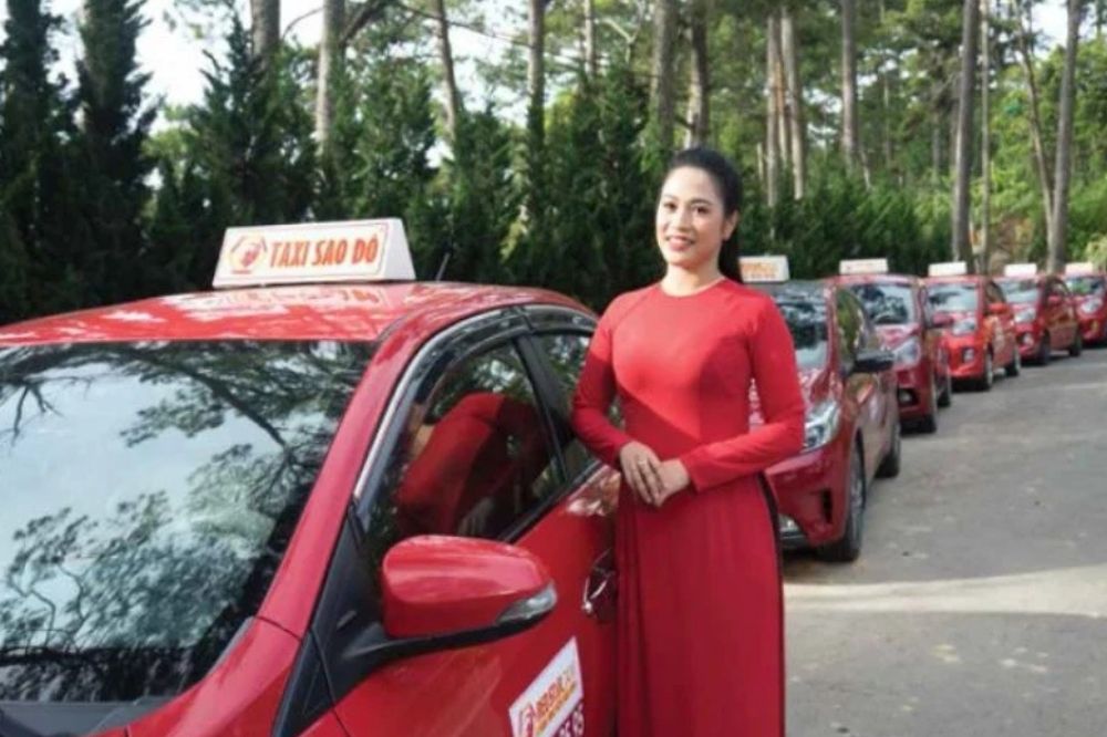 Taxi Sao Đỏ sẵn lòng phục vụ khách hàng 24/7 (Ảnh: Sưu tầm Internet)