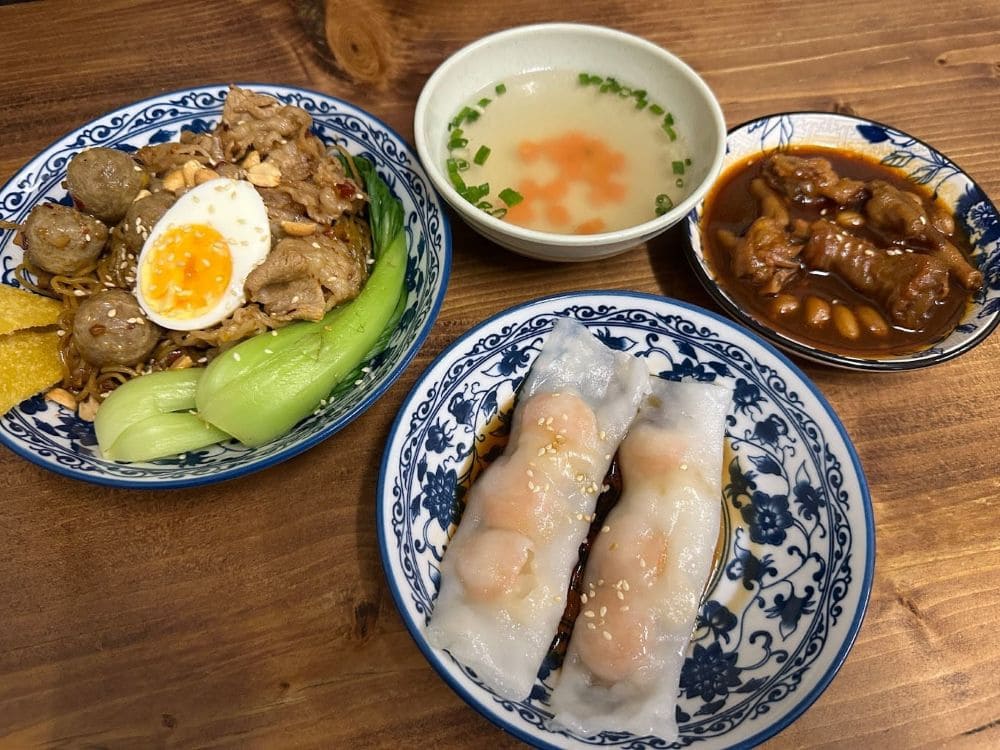 Một số món ăn được khách hàng chụp tại quán Shoryu Noodle & Dimsum Bar 