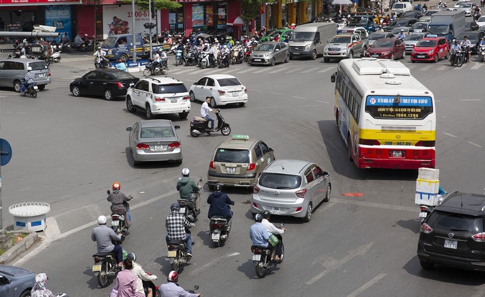 Việc di chuyển đến Hồ Văn bằng xe máy rất dễ dàng nhờ hệ thống giao thông thuận tiện