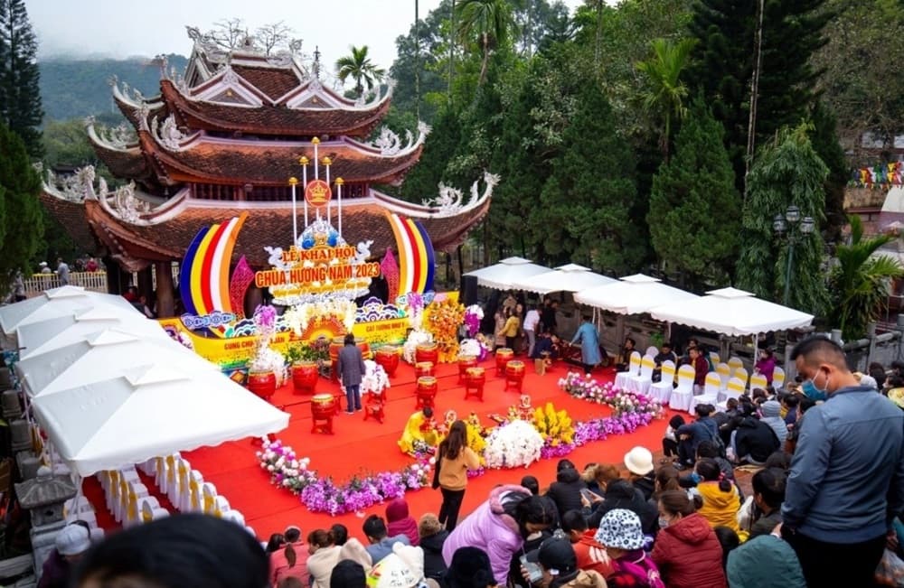 Nghi lễ khai sơn đánh dấu thời điểm bắt đầu mùa hành hương