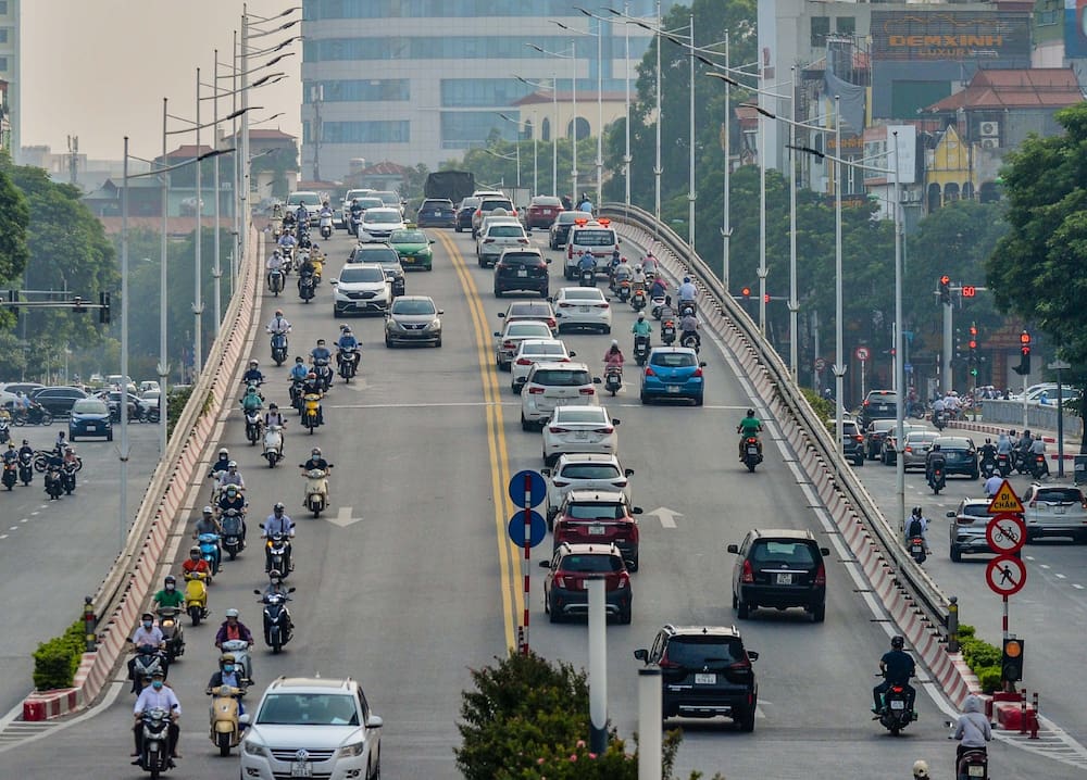 Bạn có thể di chuyển bằng phương tiện cá nhân để chủ động trong suốt hành trình 