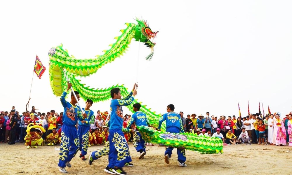 Lễ Dinh Cô Bà Rịa Vũng Tàu thu hút đông đảo người dân và du khách đến tham gia