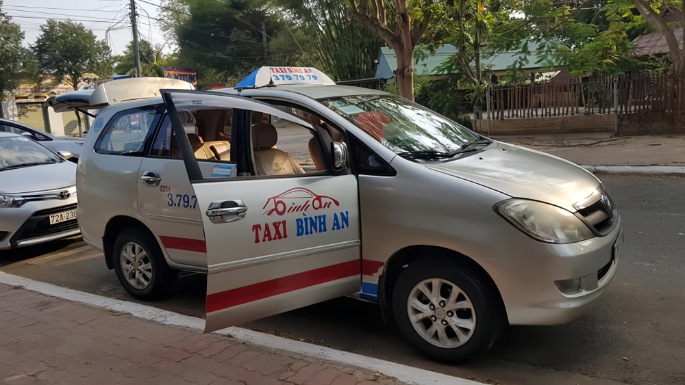 Taxi Bình An cam kết “An toàn - Chuyên nghiệp - Đúng giờ - Linh hoạt” (Ảnh: Taxi Bình An)