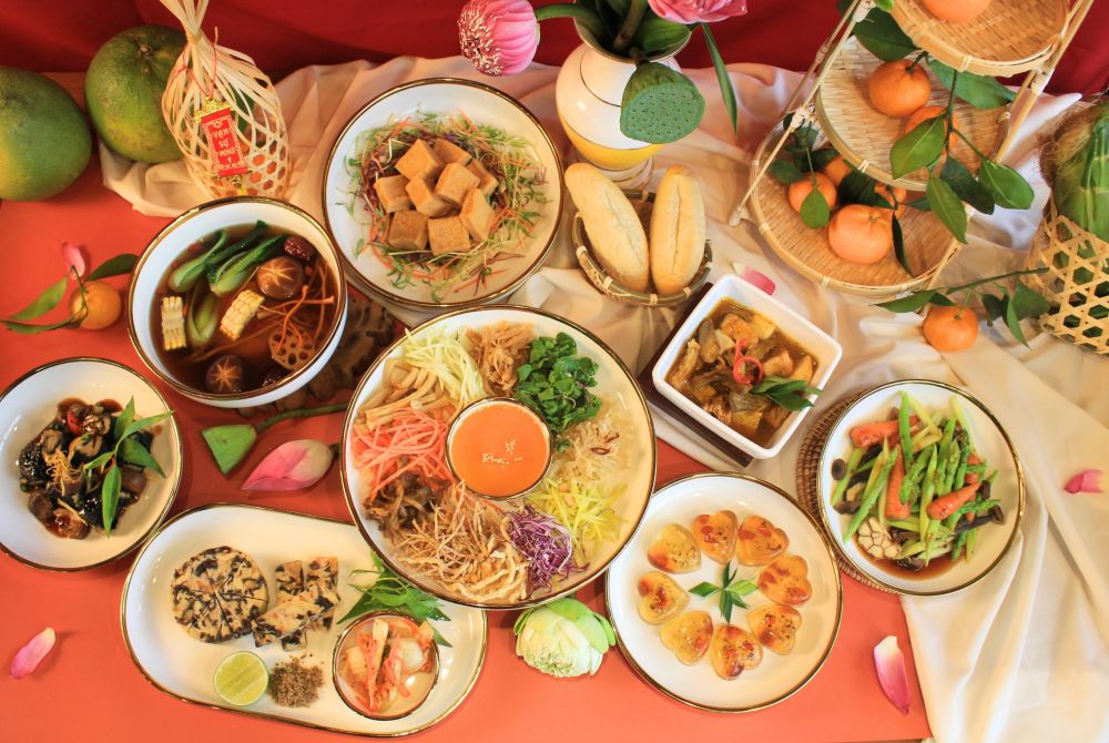 Menu phong phú tại quán chay Mộc Nhiên Quận 3