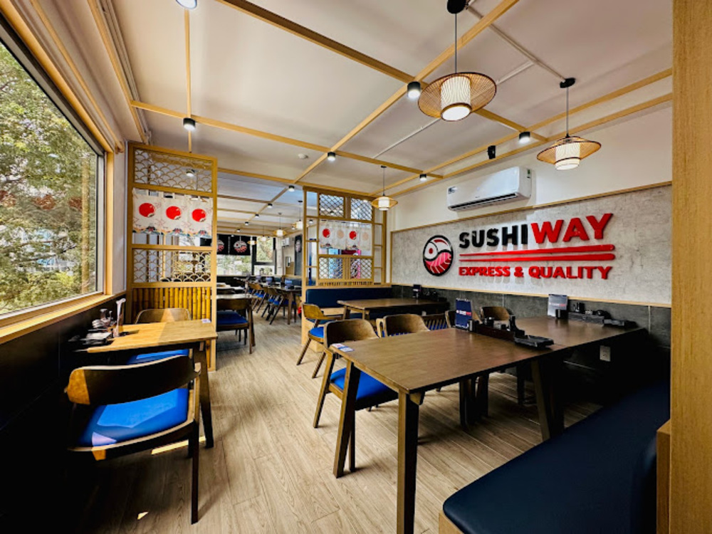 Không gian gọn gàng và ấm cúng tại Sushi Way Quận 3 (Ảnh: Sưu tầm Internet)