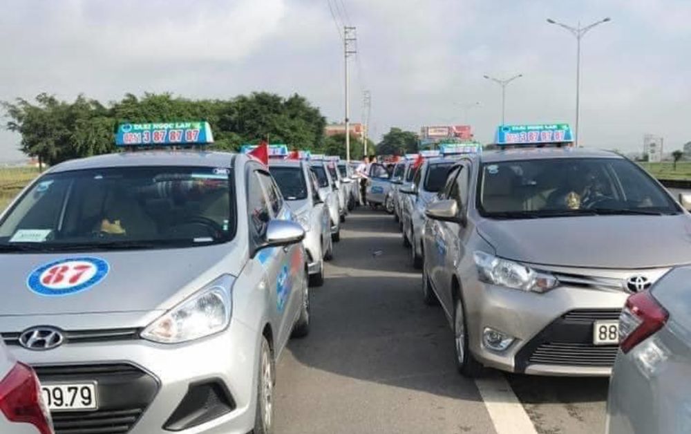 Taxi Ngọc Lan đi vào hoạt động với đội xe đông đảo, đáp ứng đầy đủ nhu cầu đi lại của khách hàng (Ảnh: Sưu tầm Internet)