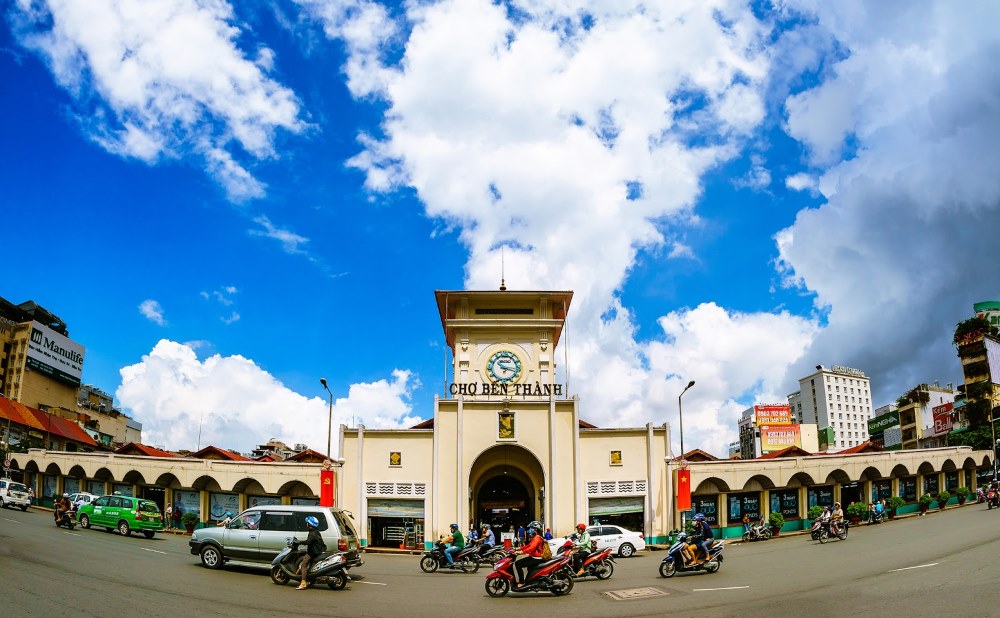 Xe máy, ô tô cá nhân là phương tiện di chuyển tiện lợi, chủ động về thời gian (Ảnh: Sưu tầm Internet)