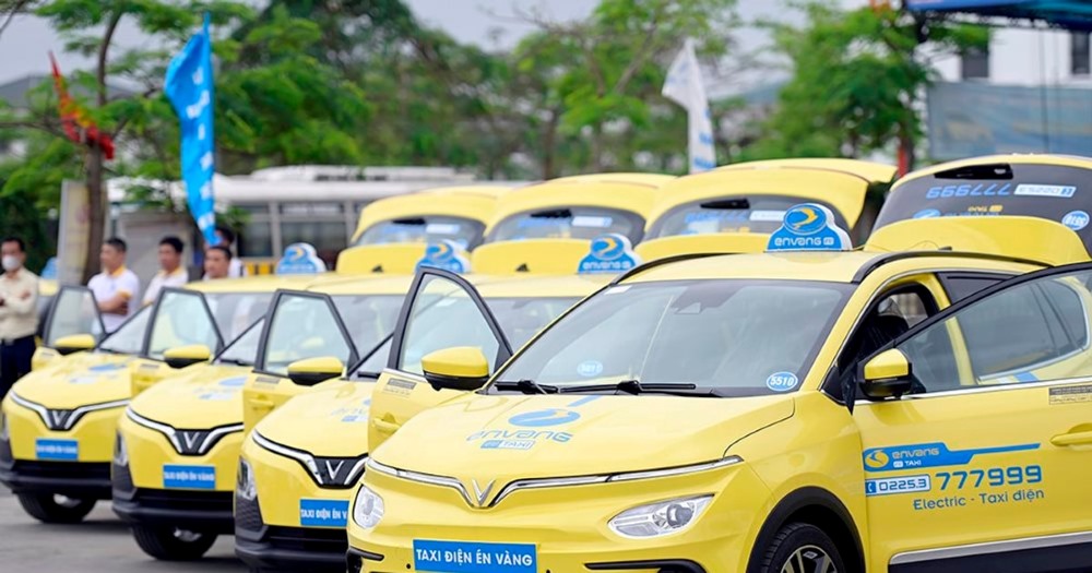 Đội ngũ xe điện đời mới sang trọng của taxi Én Vàng Kiến Thụy (Ảnh: Tạp chí Thị trường Tài chính Tiền tệ)